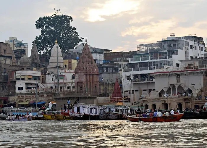 Sandhya Guest House Varanasi Near Ganga River