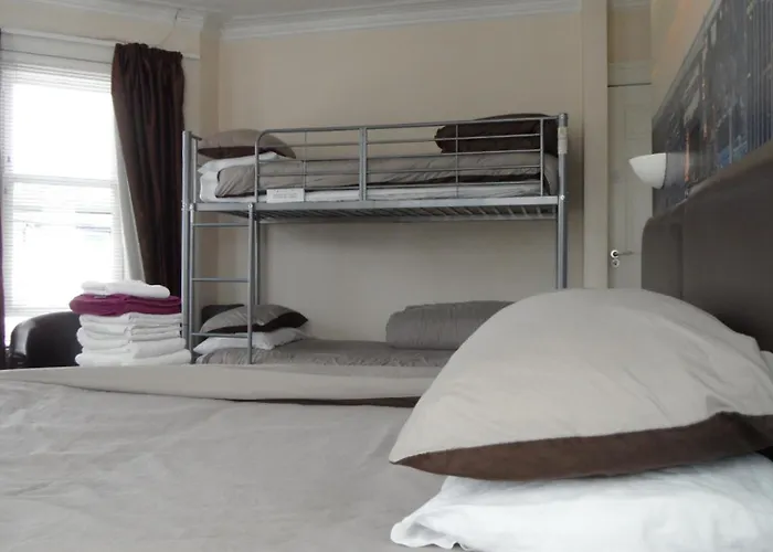 Cheap hotels Seamore Guest House