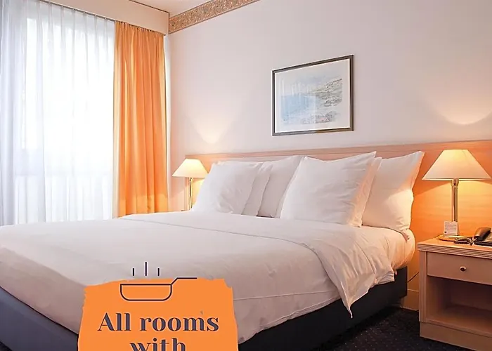 Drake Longchamp
