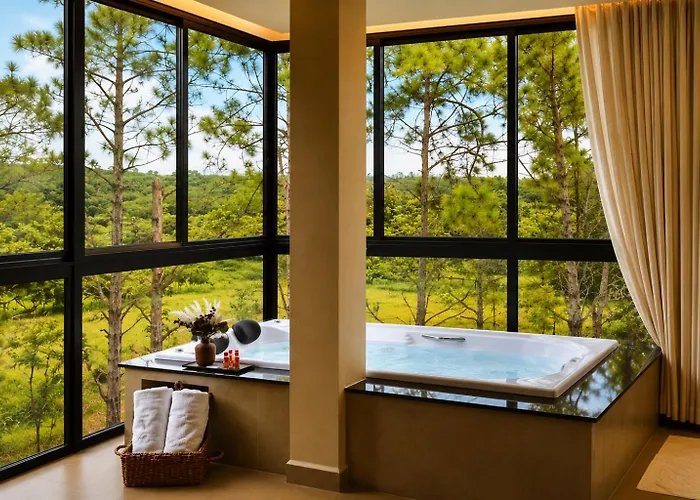 Pousada com piscina, jacuzzi e com vista em Capitólio - Casa Decore