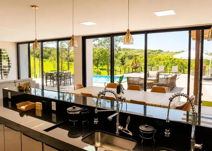 Pousada com piscina, jacuzzi e com vista em Capitólio - Casa Decore
