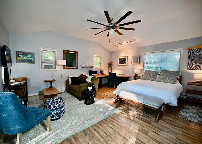 The Artist'S Studio | Guesthouse In Saugerties