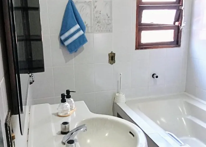 Casa espaçosa, com piscina e Paz