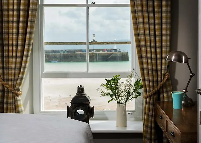 Lifeboat Inn