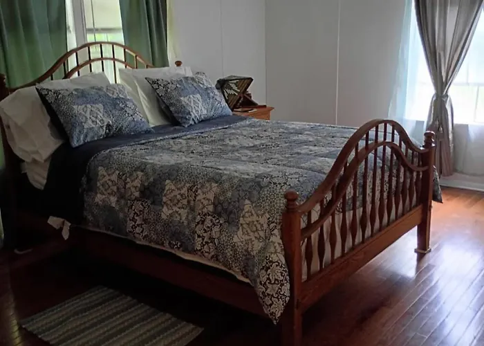 Private 1-Br Ensuite With Separate Entrance Spooville Llc