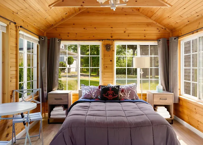 Lakefront Guesthouse W Sunrise View
