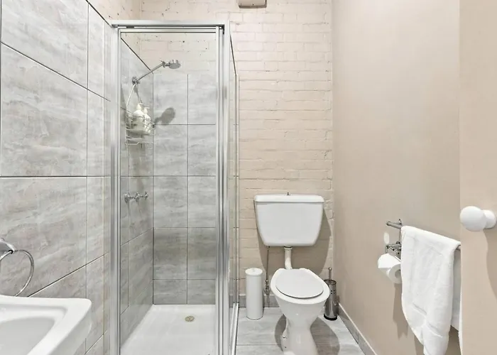 Edinburgh Family Room And Ensuite