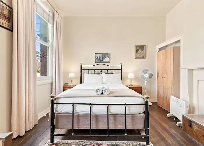Edinburgh Queen Room