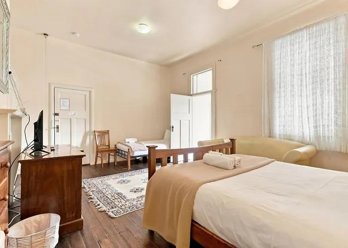 Edinburgh Deluxe Family Suite And Ensuite