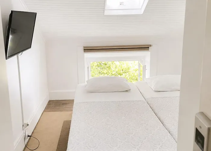 Ww Hostel & Suites