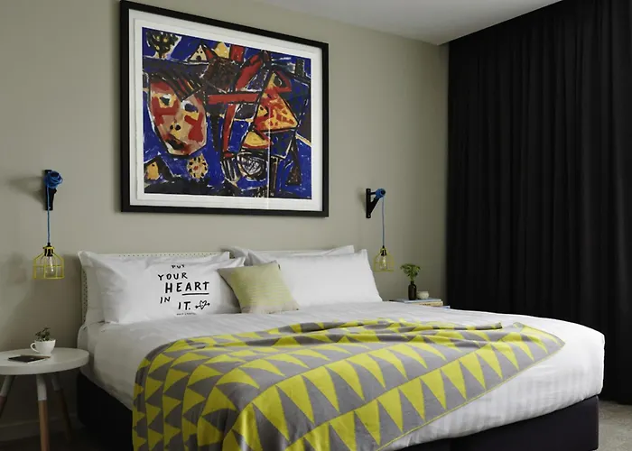 Pets Allowed Hotel Art Series - The Larwill Studio