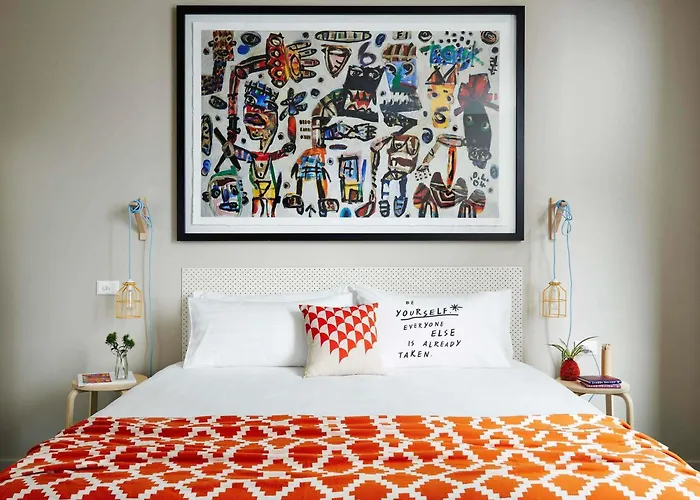 Pets Allowed Hotel Art Series - The Larwill Studio