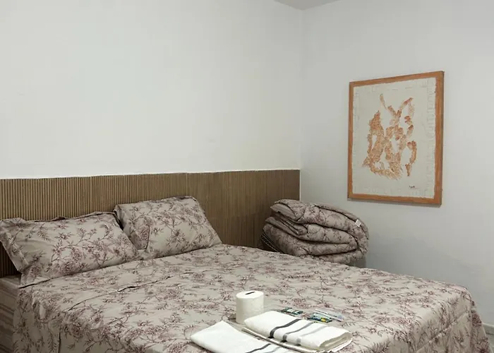 Quarto bom e barato Exelente localização