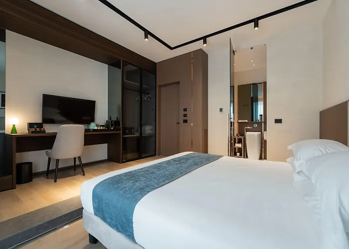 Agra Suites