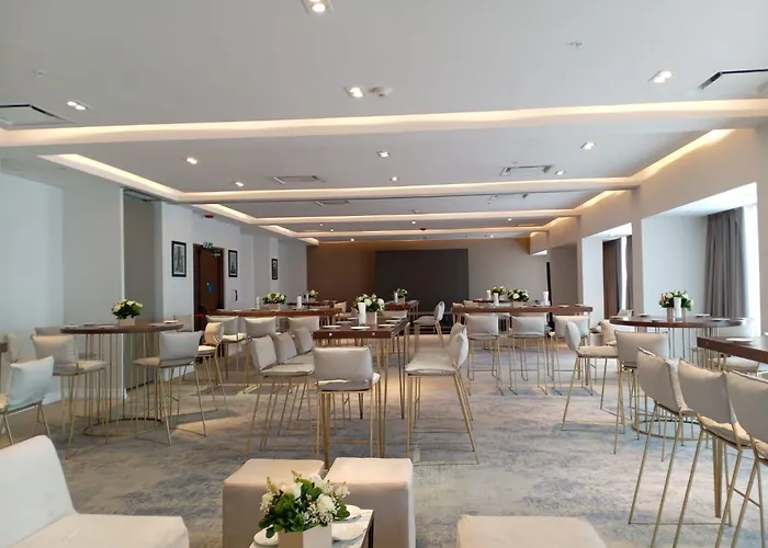 Perros hoteles Indigo Guadalajara Expo By Ihg