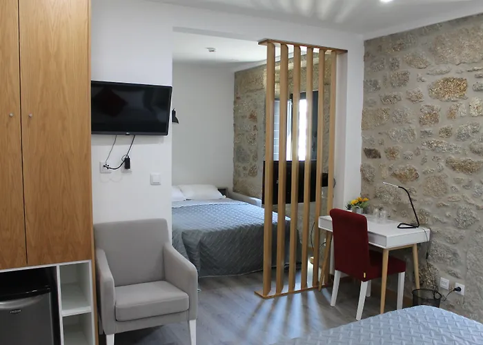 Alojamento Girassol - Guest House - Quarto Com Casa De Banho Privativa