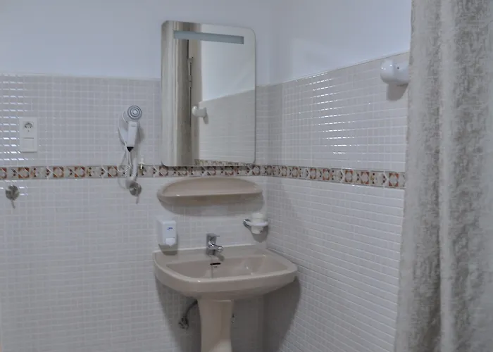 Hostal Ramón y Cajal