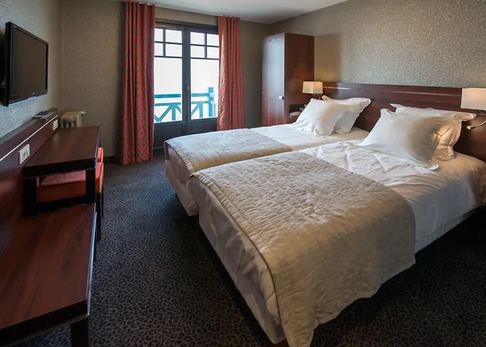 Ambassadeurs Logis Hotel