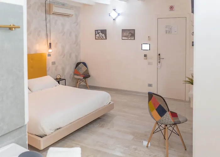 Irooms - Spanish Steps