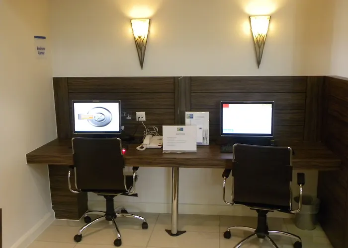 Holiday Inn Express By Ihg