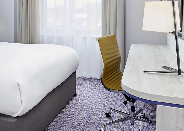 Сity center hotels Leonardo Exeter