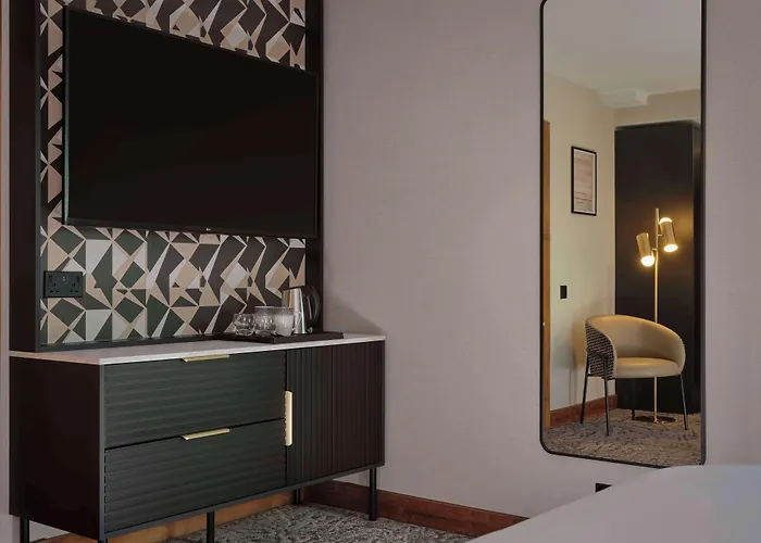 Doubletree By Hilton City