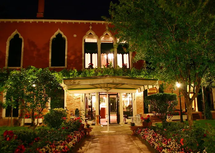 Сity center hotels Pensione Accademia - Villa Maravege