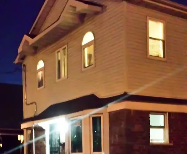 Jfk Bed And Breakfast Guesthouse