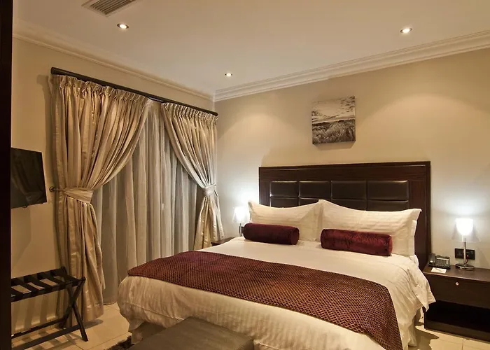 Self catering: L'Eola Suites