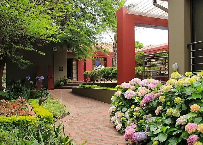 Avalon Guest Manor