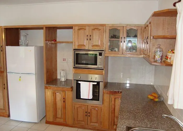 Rowsvilla Guest House