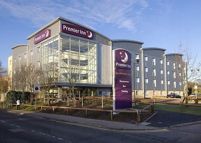 Cheap hotel: Premier Inn Watford Central
