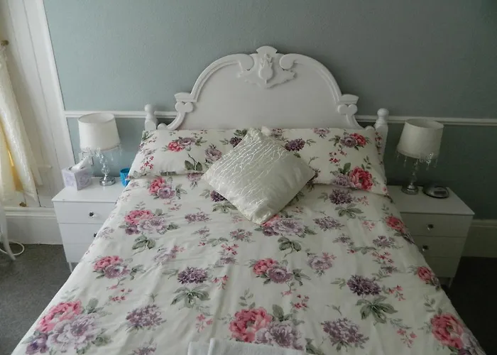 The George Guest House