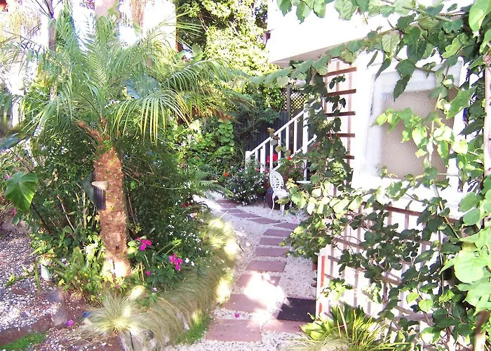 B&B only: Peace And Plenty Inn