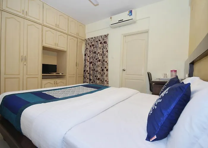 Hotel near College: Oyo 399 Hotel Park Inn