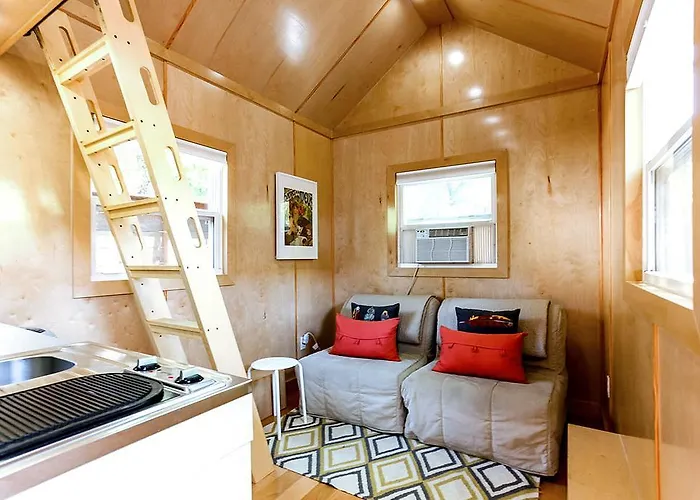 Tiny House Downtown In Walkable Location