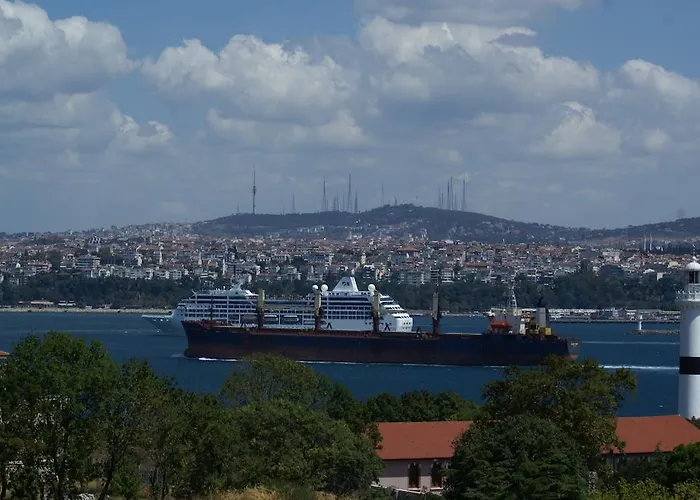 Metropolis Hostel & Guest House