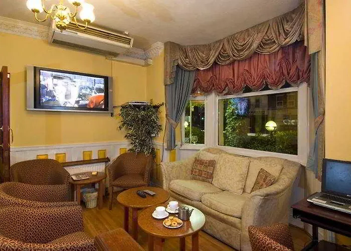 Rainbows Lodge Hotel And Serviced Apartments