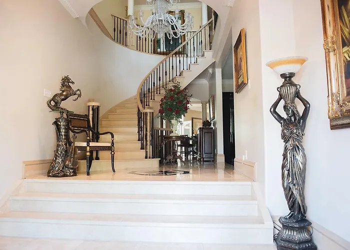 Jstlikehome - Luxury Mansion & Guesthouse