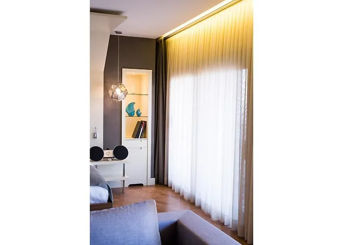 Luxury hotel only: Maroon Hotel Pera