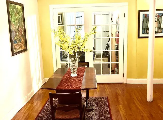 Townhouse On Greene