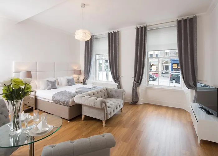 My Aparthotels Edinburgh Castle Apartments