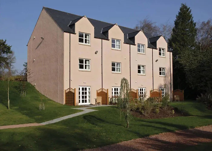 Beach hotel: Inverness Lochardil House, By Highland Coast Hotels