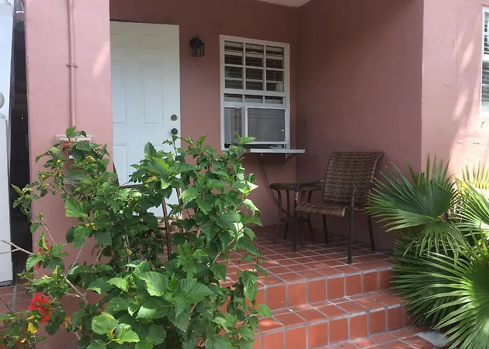 Family Hotel: Courtney'S Place Historic Cottages & Inns