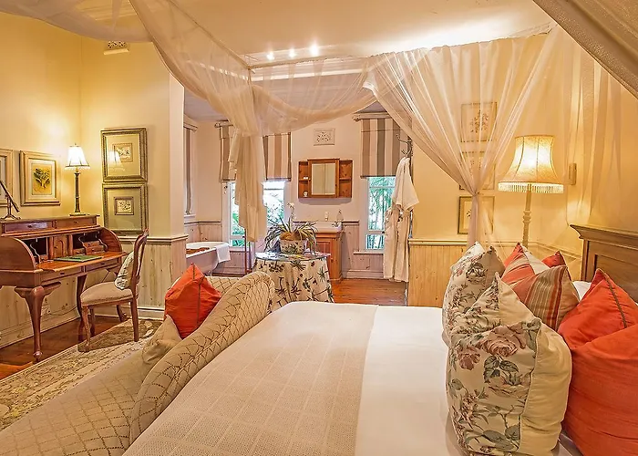 Goble Palms Guest Lodge & Urban Retreat