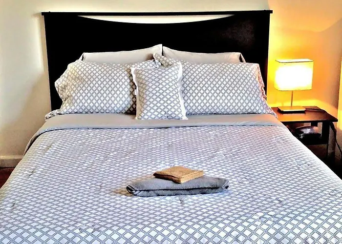 Jfk Bed And Breakfast Guesthouse