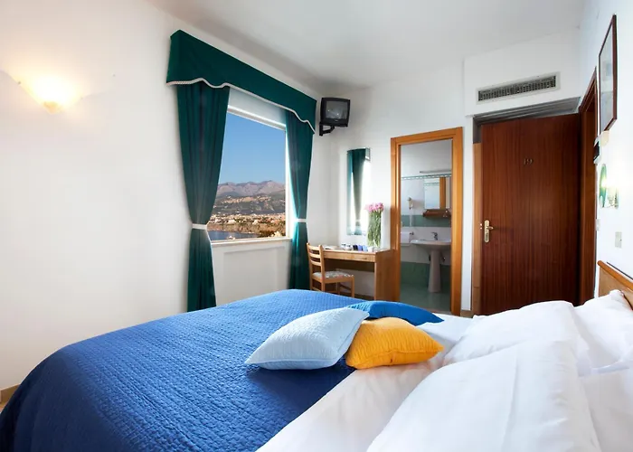 Hotel with pool: Hotel Settimo Cielo