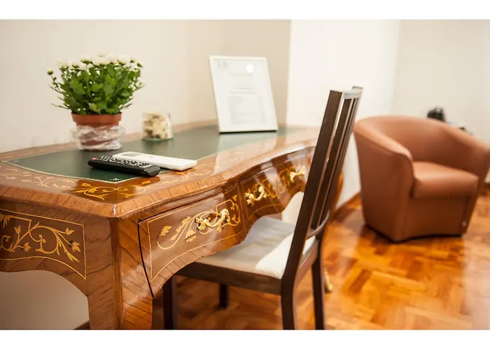 Lh Royal Suites Terrace