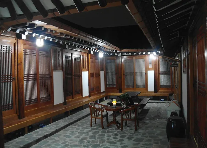 Romantic hotel: Bibimbap Hanok Guesthouse Insadong