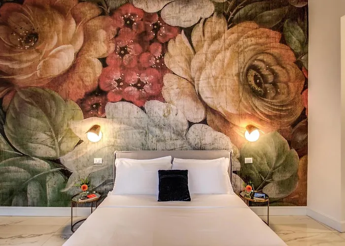 Little Queen Pantheon